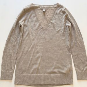 New Banana Republic 100% Wool V Neck Sweater - XS